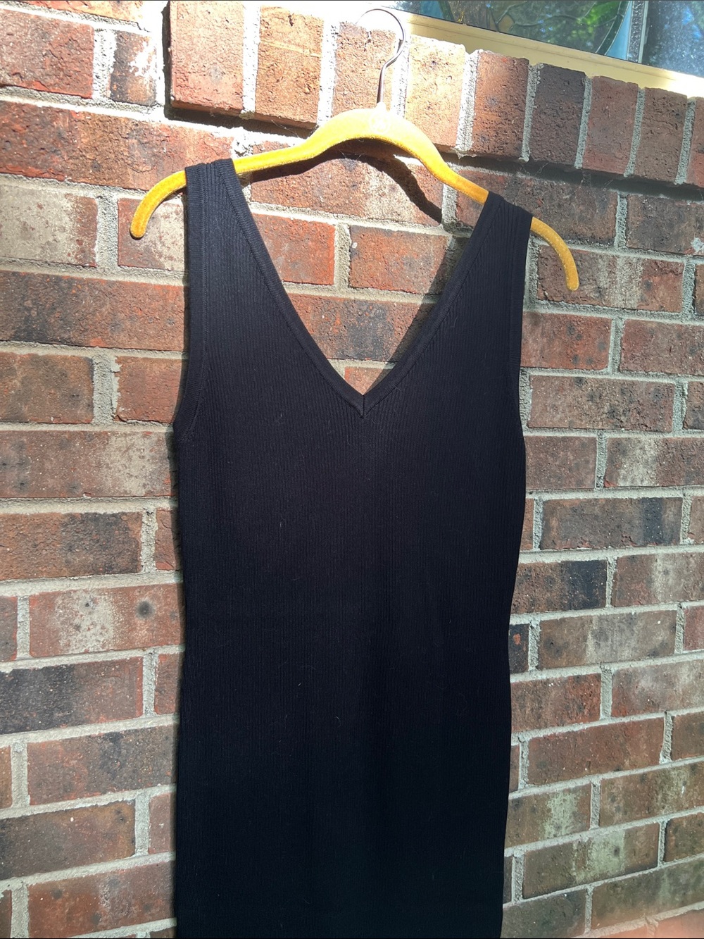 House of Harlow Classic Black Ribbed V-Neck Knit Dress
